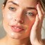 Как выбрать крем с SPF для жирной кожи и не получить эффект плёнки