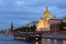 Москва-река в отражениях: гид по речным прогулкам, которые стоит пережить