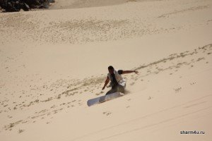 Сэндбординг - катание на доске по песку в Шарм-эль-Шейхе